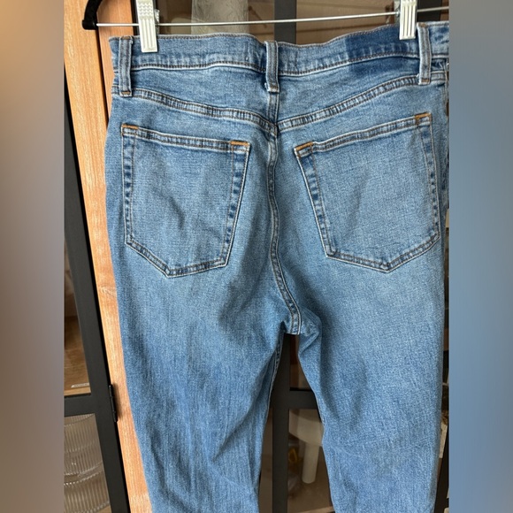 Abercrombie The Ankle Straight Ultra High Rise Distressed denim Jeans light wash - Picture 7 of 10